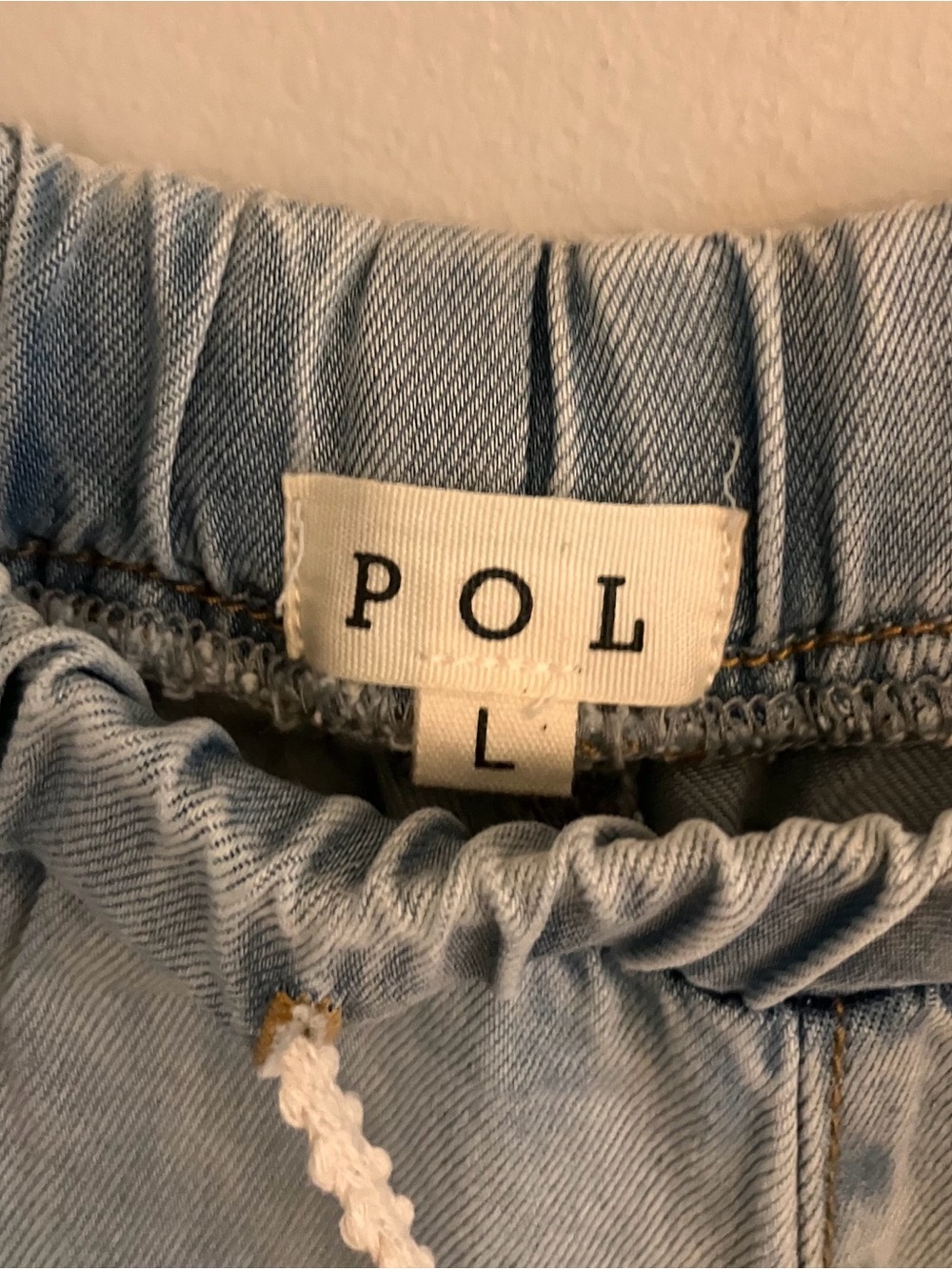 POL Light Wash Denim Boyfriend Jogger with Star Patches NWOT - Picture 4 of 8